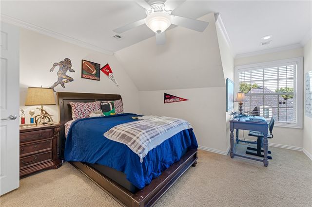 2529 N Candlewood Drive, Fayetteville, AR 72703