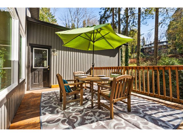 4937 Sw HUMPHREY PARK Rd, Portland, OR 97221