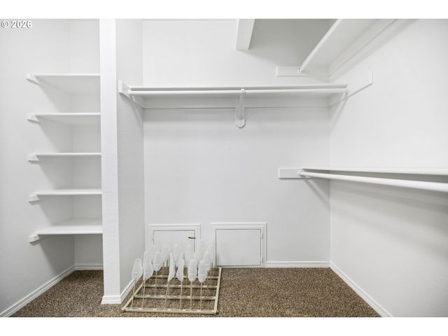 4937 Sw HUMPHREY PARK Rd, Portland, OR 97221