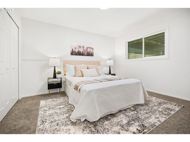 4937 Sw HUMPHREY PARK Rd, Portland, OR 97221