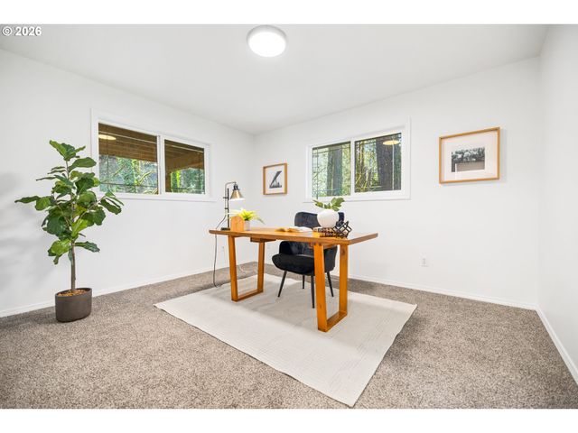 4937 Sw HUMPHREY PARK Rd, Portland, OR 97221