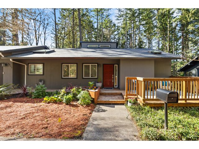4937 Sw HUMPHREY PARK Rd, Portland, OR 97221