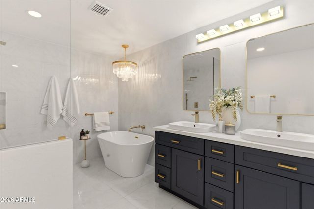 5924 E NORTH Lane, Paradise Valley, AZ 85253