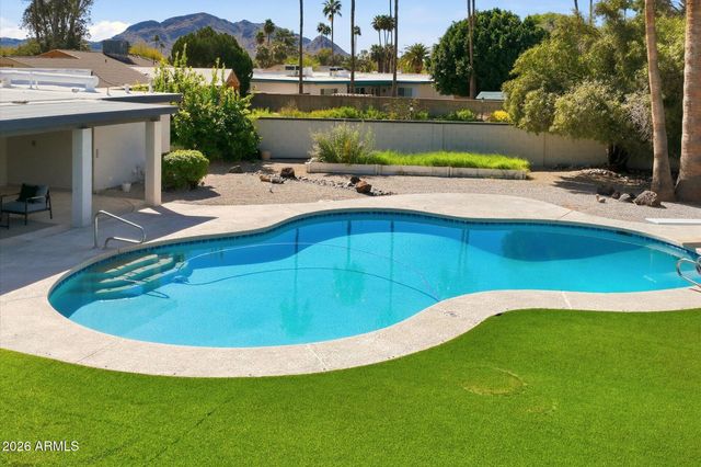 5924 E NORTH Lane, Paradise Valley, AZ 85253