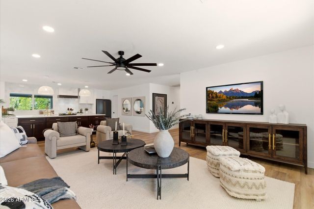 5924 E NORTH Lane, Paradise Valley, AZ 85253