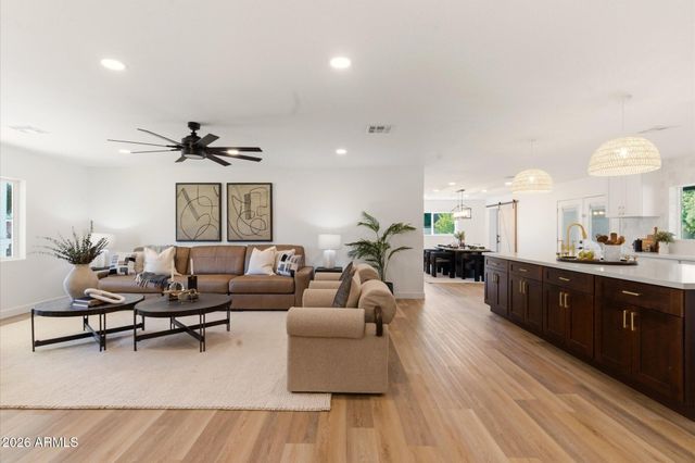 5924 E NORTH Lane, Paradise Valley, AZ 85253