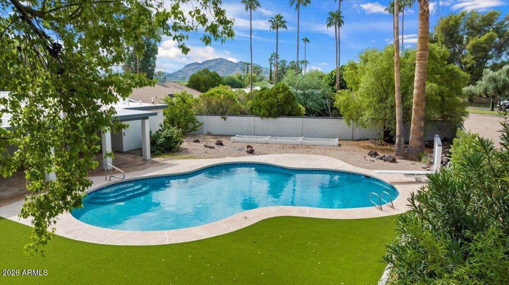 5924 E NORTH Lane, Paradise Valley, AZ 85253