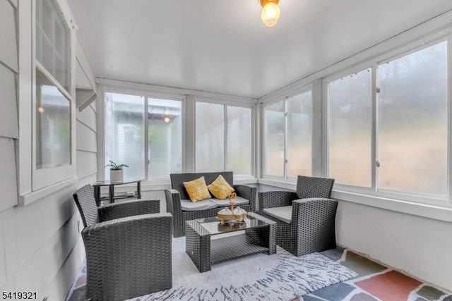 154 Watchung Dr, Hawthorne Boro, NJ 07506