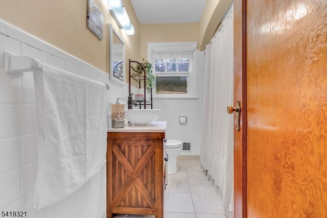 154 Watchung Dr, Hawthorne Boro, NJ 07506