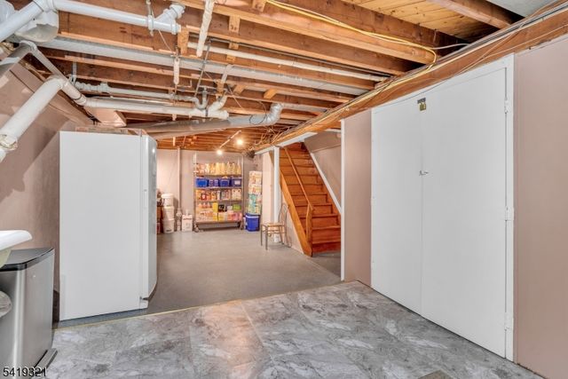 154 Watchung Dr, Hawthorne Boro, NJ 07506