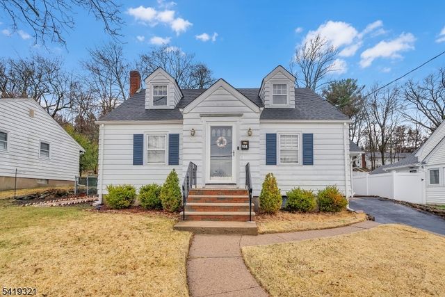 154 Watchung Dr, Hawthorne Boro, NJ 07506