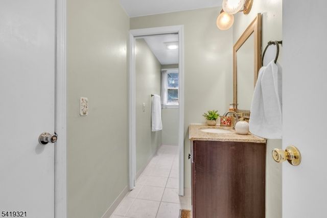 154 Watchung Dr, Hawthorne Boro, NJ 07506