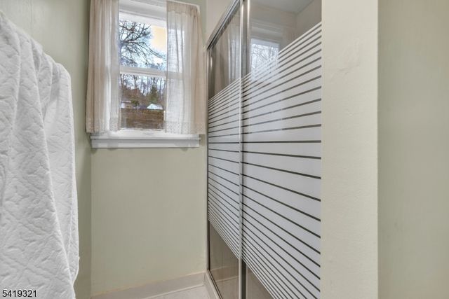 154 Watchung Dr, Hawthorne Boro, NJ 07506