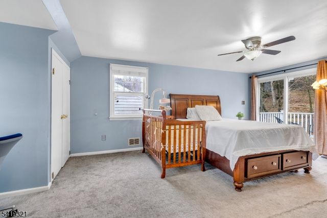 154 Watchung Dr, Hawthorne Boro, NJ 07506