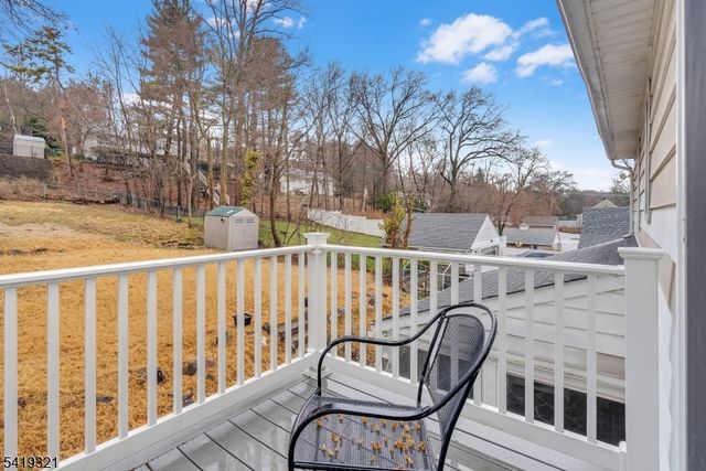 154 Watchung Dr, Hawthorne Boro, NJ 07506