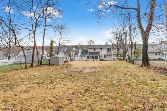 154 Watchung Dr, Hawthorne Boro, NJ 07506