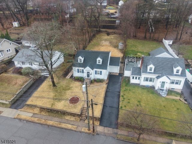 154 Watchung Dr, Hawthorne Boro, NJ 07506