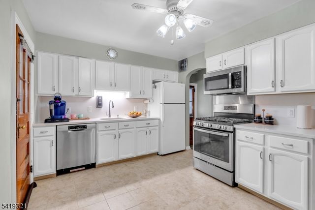 154 Watchung Dr, Hawthorne Boro, NJ 07506