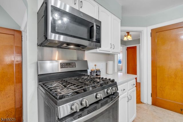 154 Watchung Dr, Hawthorne Boro, NJ 07506