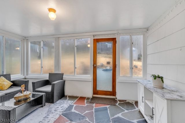 154 Watchung Dr, Hawthorne Boro, NJ 07506