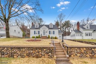 154 Watchung Dr, Hawthorne Boro, NJ 07506