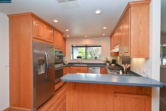 263 Croyden Dr, Pleasant Hill, CA 94523