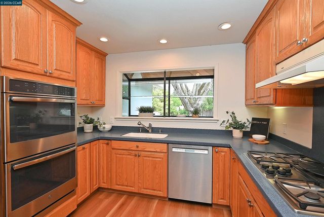 263 Croyden Dr, Pleasant Hill, CA 94523