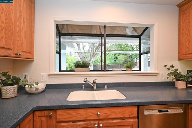 263 Croyden Dr, Pleasant Hill, CA 94523