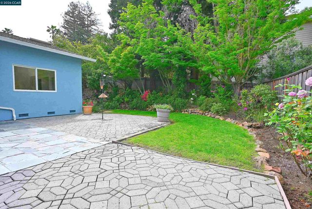 263 Croyden Dr, Pleasant Hill, CA 94523