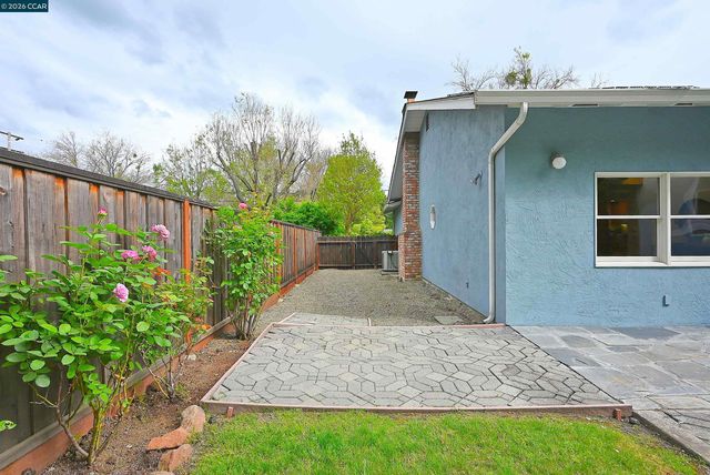 263 Croyden Dr, Pleasant Hill, CA 94523