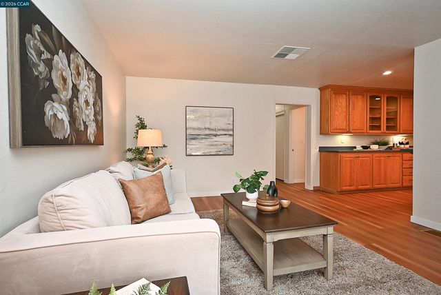 263 Croyden Dr, Pleasant Hill, CA 94523