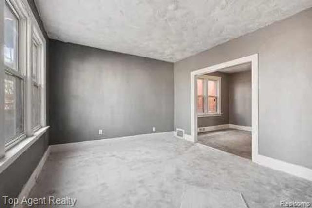 1939 W Grand Street, Detroit, MI 48238