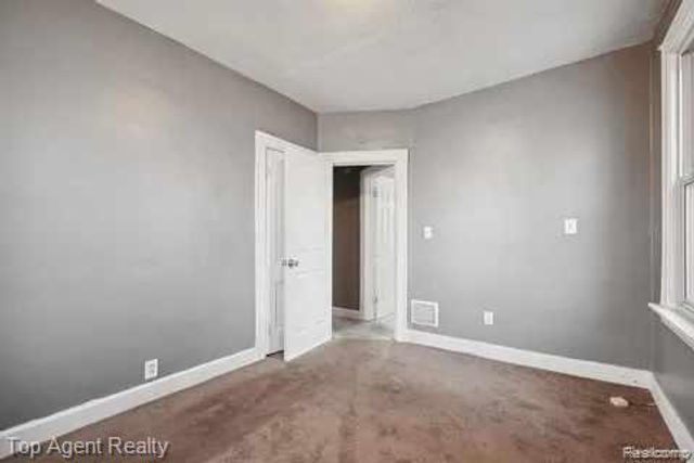 1939 W Grand Street, Detroit, MI 48238