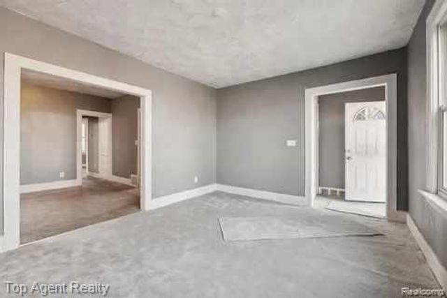 1939 W Grand Street, Detroit, MI 48238