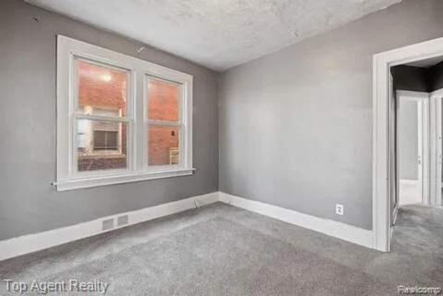 1939 W Grand Street, Detroit, MI 48238
