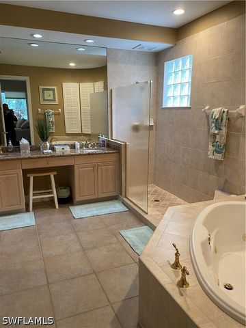 2662 Bolero DR 10-2, Naples, FL 34109