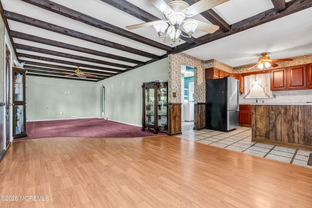 73 Locker Street, Beachwood, NJ 08722