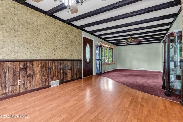 73 Locker Street, Beachwood, NJ 08722
