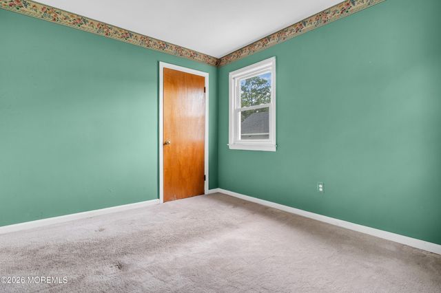 73 Locker Street, Beachwood, NJ 08722