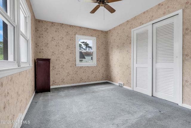 73 Locker Street, Beachwood, NJ 08722
