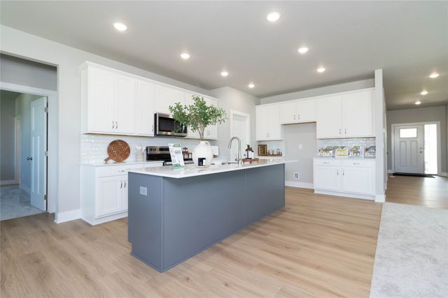 2510 E 50th Court, Des Moines, IA 50317