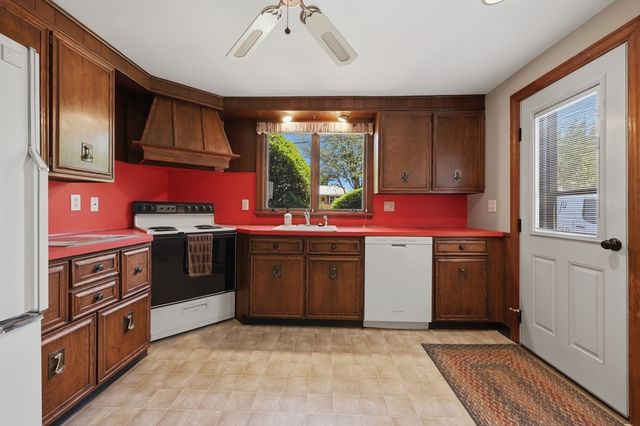 398 Salem Street, Wakefield, MA 01880