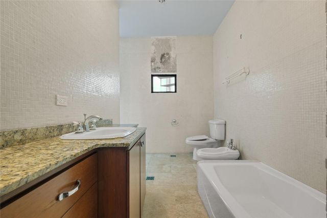 10 CALLE SOL, Old San Juan, PR 00901