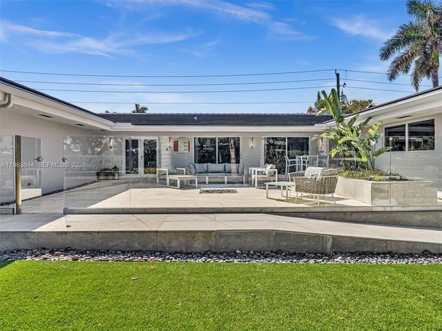 840 S Southlake Drive, Hollywood, FL 33019
