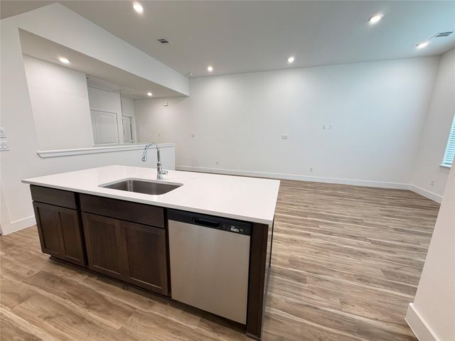 6047 Cebra St, Houston, TX 77091