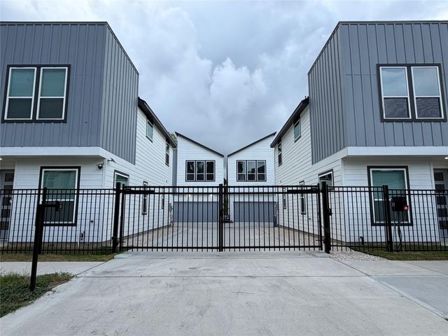 6047 Cebra St, Houston, TX 77091
