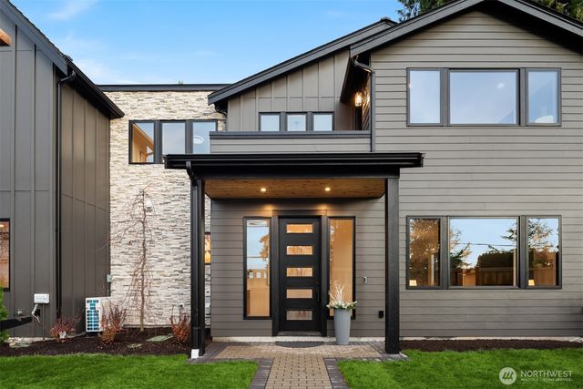 5916 108th Avenue NE, Kirkland, WA 98033