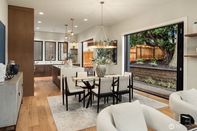 5916 108th Avenue NE, Kirkland, WA 98033