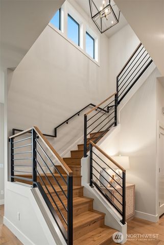 5916 108th Avenue NE, Kirkland, WA 98033