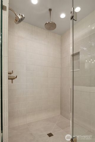 5916 108th Avenue NE, Kirkland, WA 98033